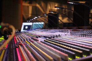 soundboard_1280 Knobs on a soundboard